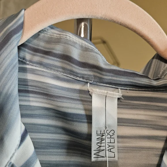 Live Listing: Wynne Layers Blue and White Striped Light Jacket Size M/L - Picture 4 of 6